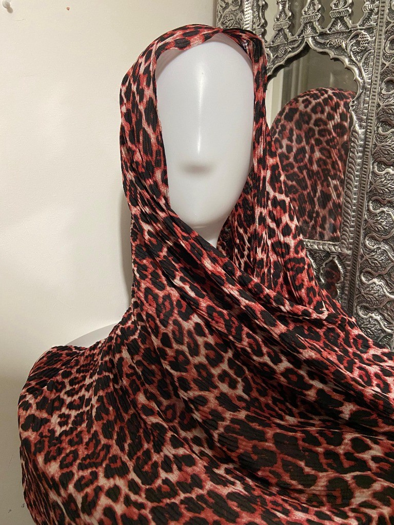 Red Leopard Printed Crinkle Hijab